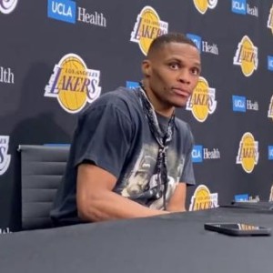 kaiyun·(中国)官方网站-得分20-篮板助攻没上双 湖人却喜迎冷静版韦少