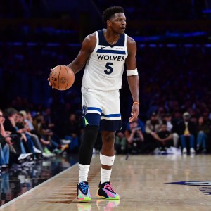 kaiyun·(中国)官方网站-开始发力！爱德华兹上半场10中5&amp;罚球8中8 砍下20分6板3助